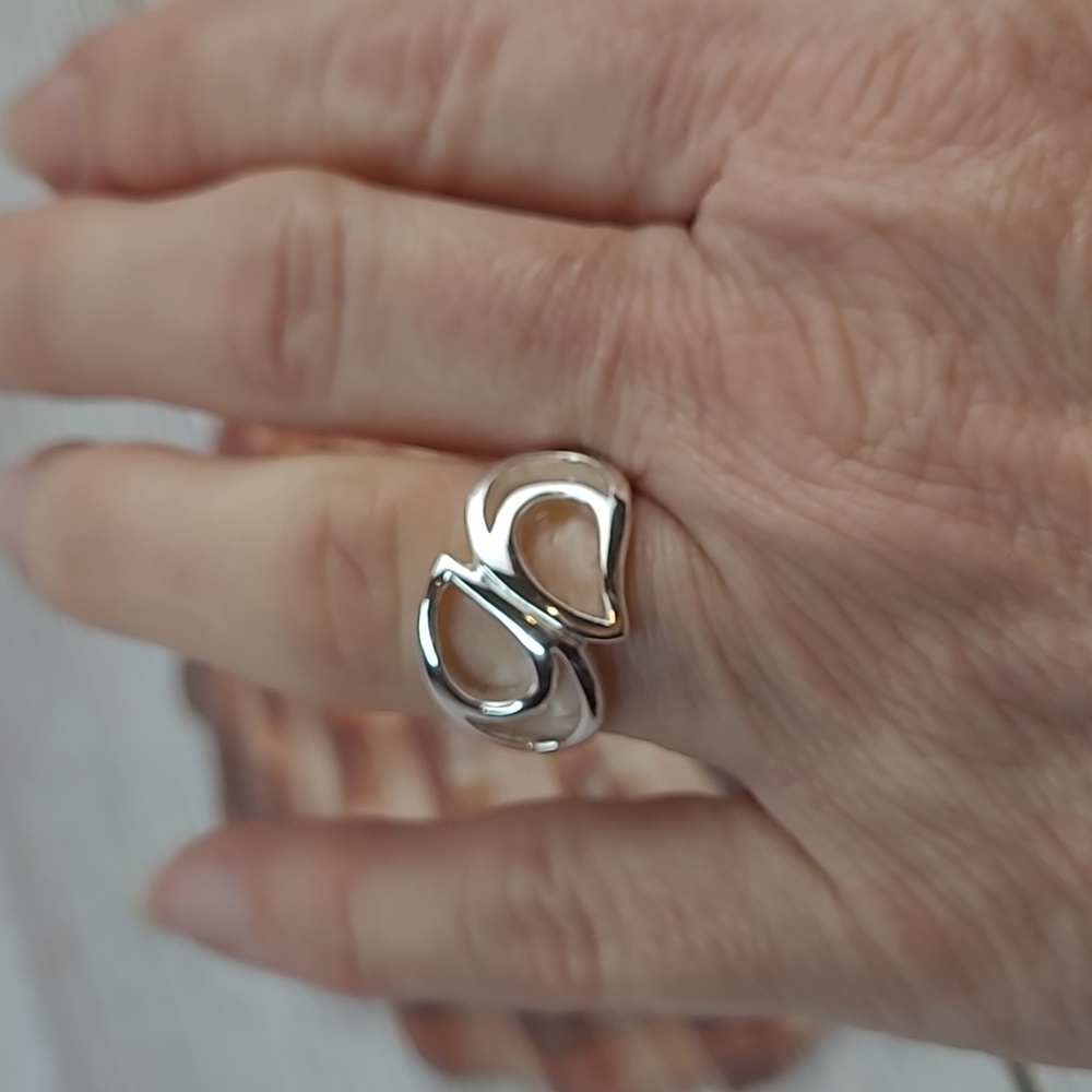 BUNDLE OF THREE FASHION RINGS - Picture 11 of 12